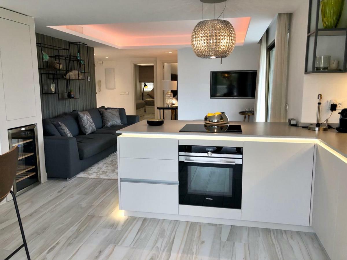 Luxury Apartment In La Isla, Walking Distance To Puerto Banus 마르베야 외부 사진