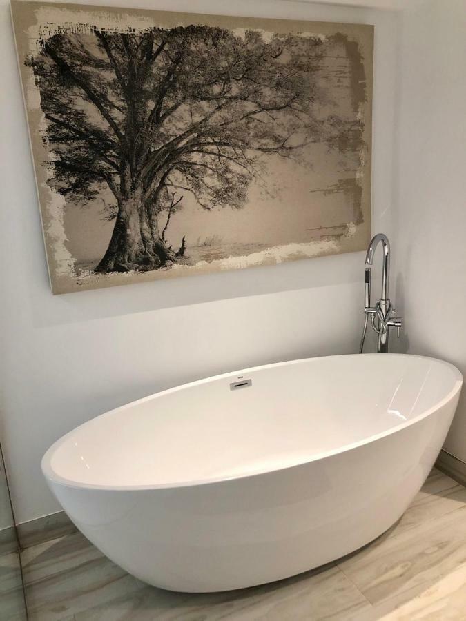 Luxury Apartment In La Isla, Walking Distance To Puerto Banus 마르베야 외부 사진